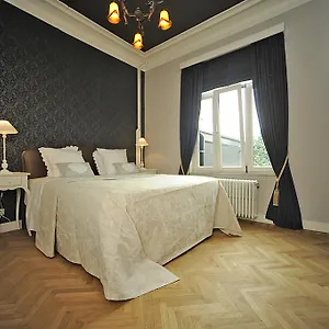 Expo 13 Bed & Breakfast